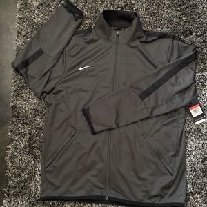 NWT Men’s Nike full zip w/ zippered pockets jacket